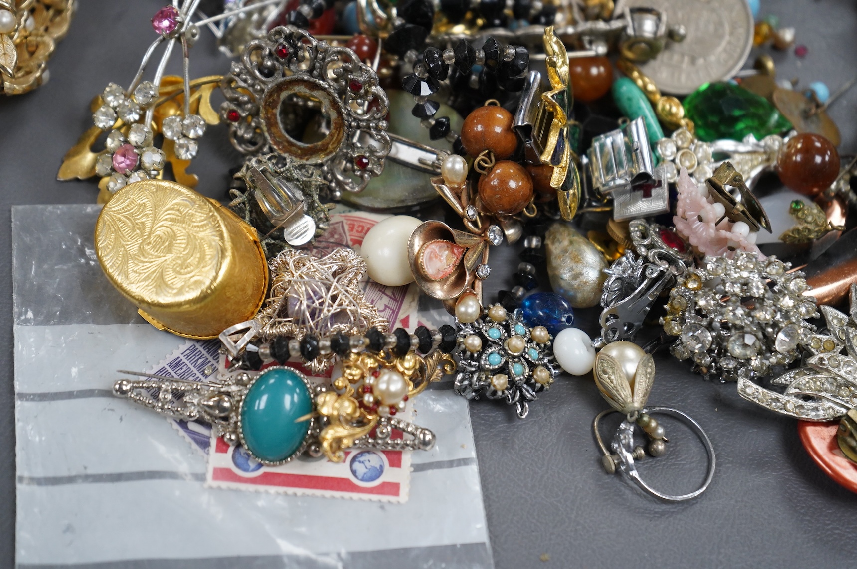 A large quantity of assorted costume jewellery.